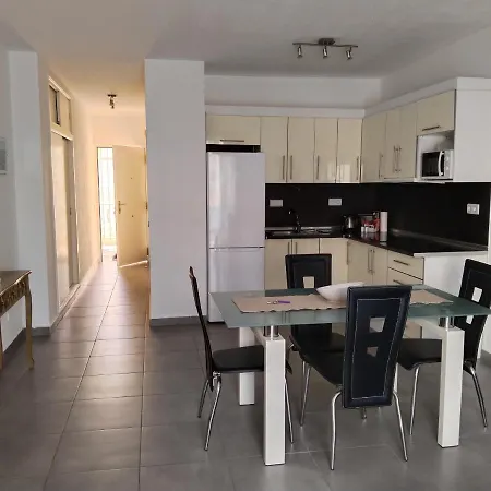 Mareverde Wifi 1 Bedroom Апартаменти Адехе